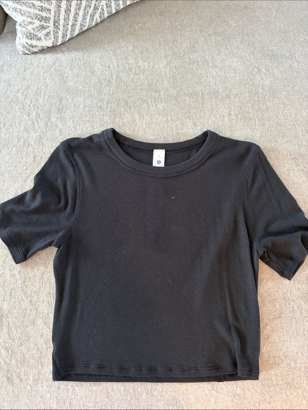 Lululemon women’s hold tight cropped T shirt